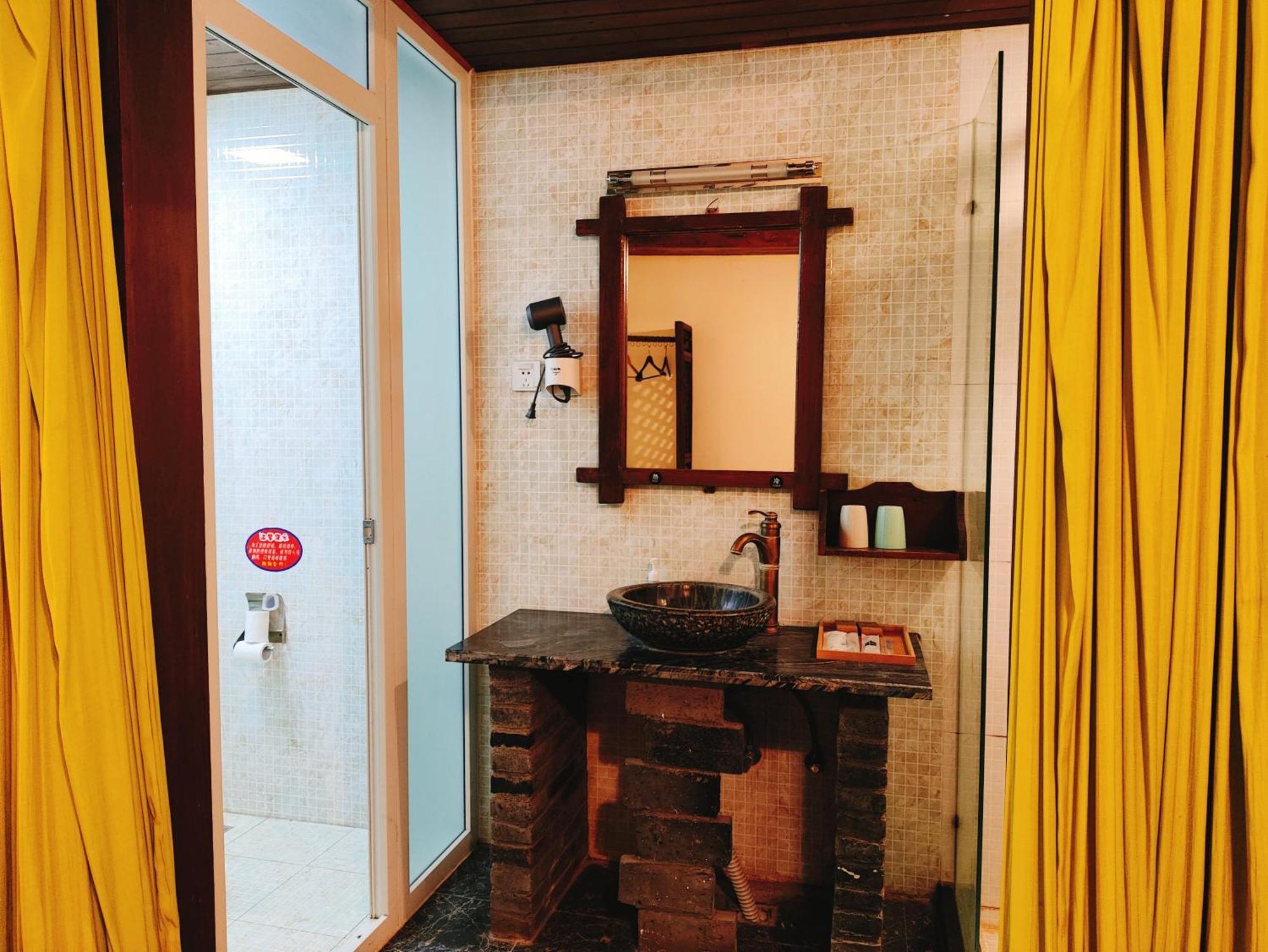 Big Tree Guesthouse - Naxi Old Style Lệ Giang Ngoại thất bức ảnh