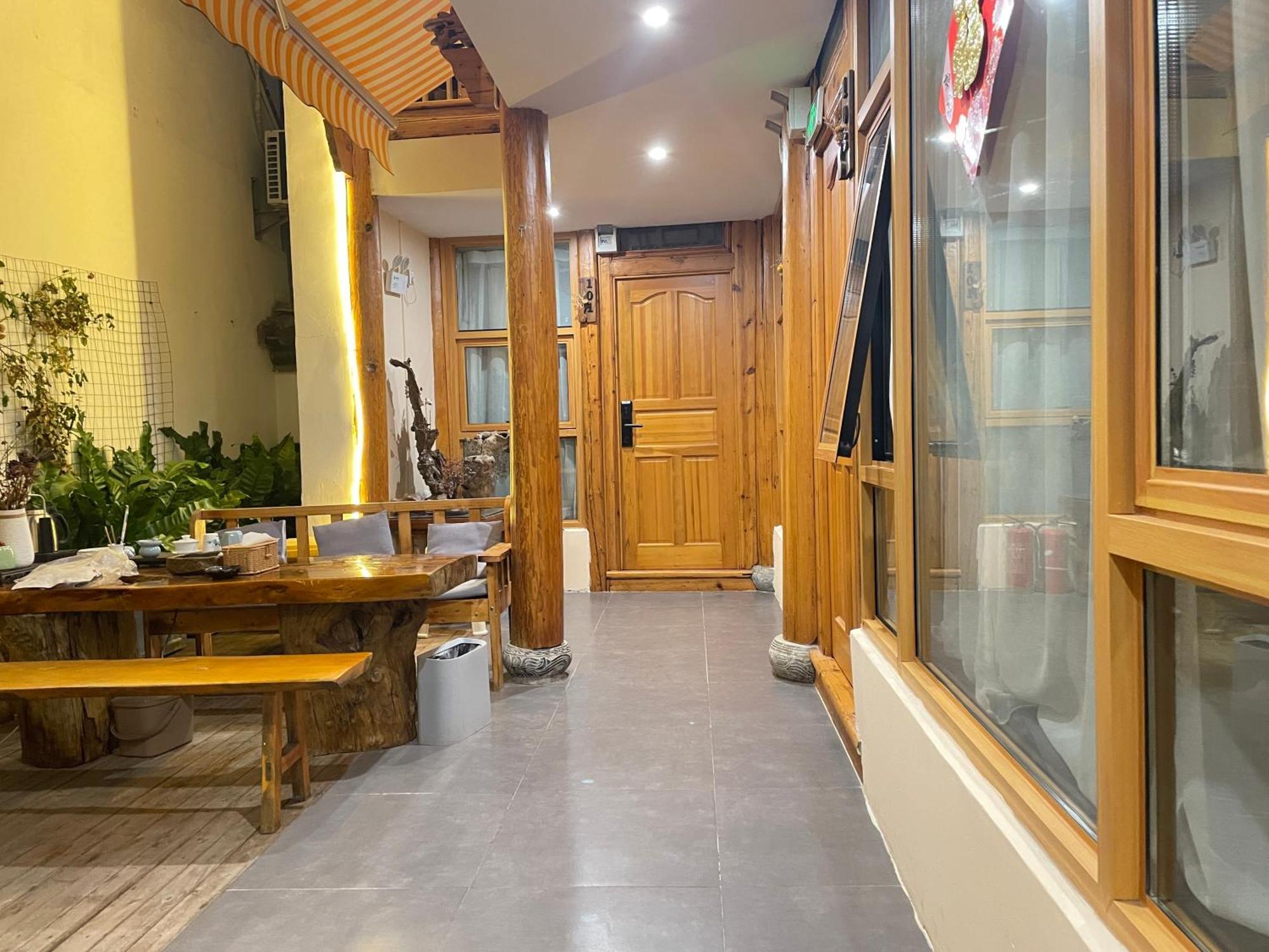 Big Tree Guesthouse - Naxi Old Style Lệ Giang Ngoại thất bức ảnh