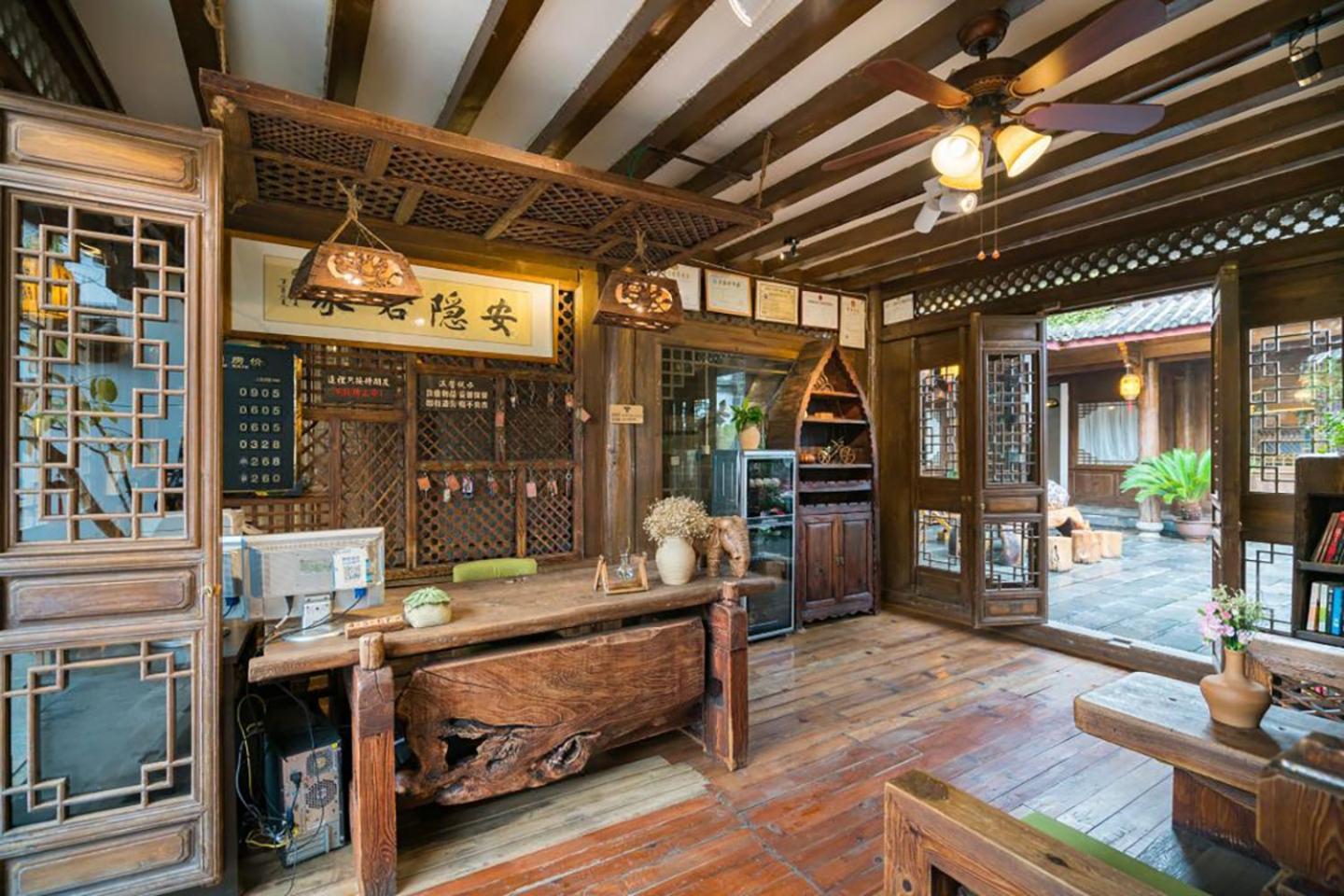 Big Tree Guesthouse - Naxi Old Style Lệ Giang Ngoại thất bức ảnh